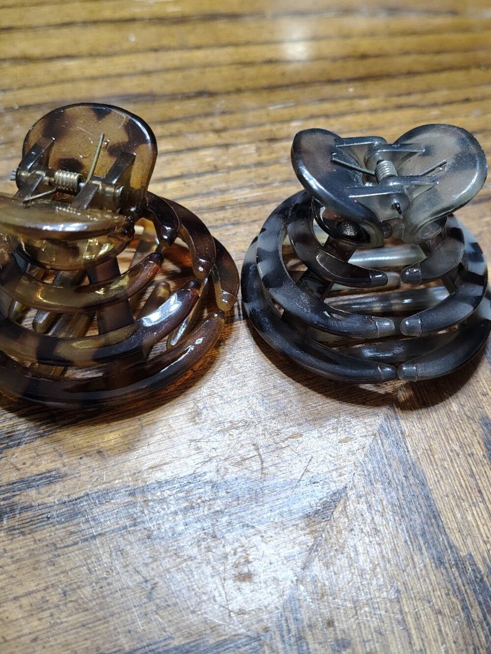 two round hair claws